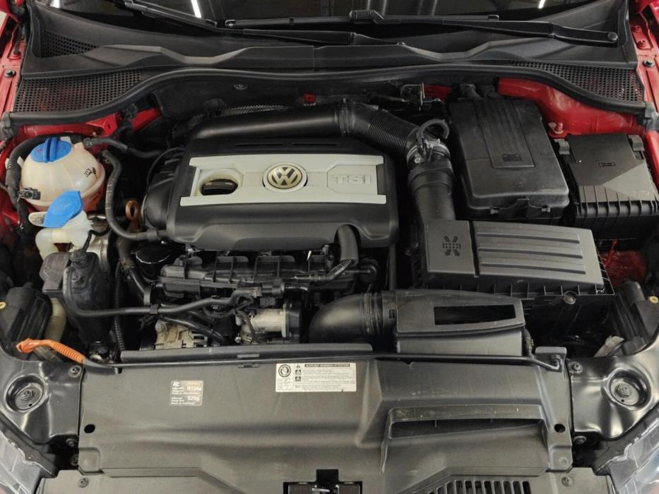 VOLKSWAGEN Scirocco 2010
