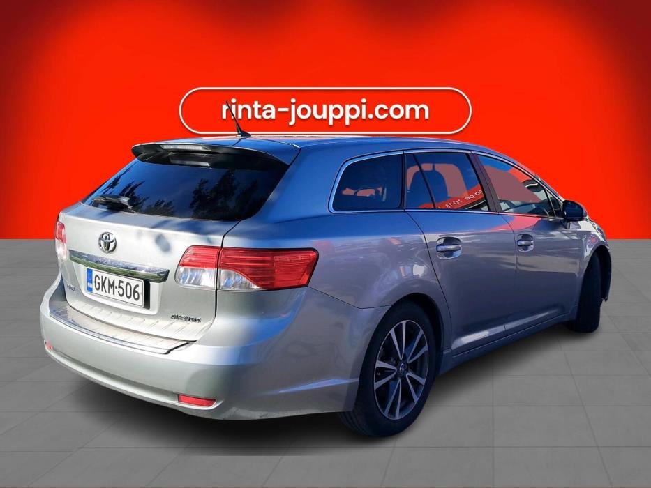TOYOTA Avensis 2012