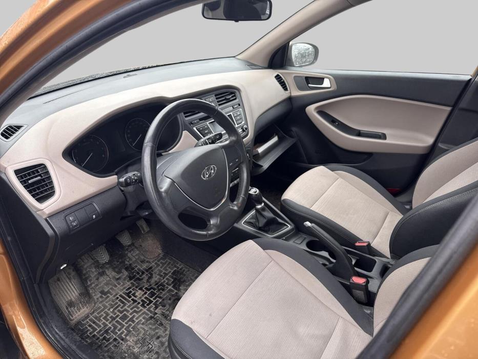 HYUNDAI i20 5d 2015