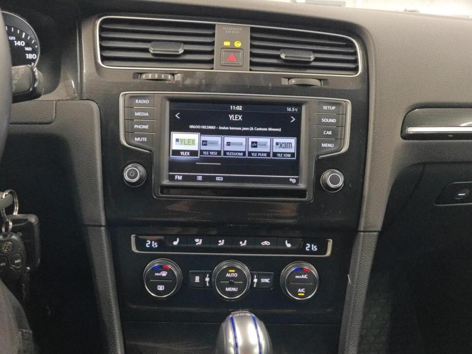 VOLKSWAGEN Golf 2015