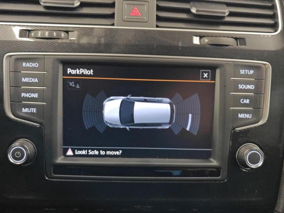 VOLKSWAGEN Golf 2015