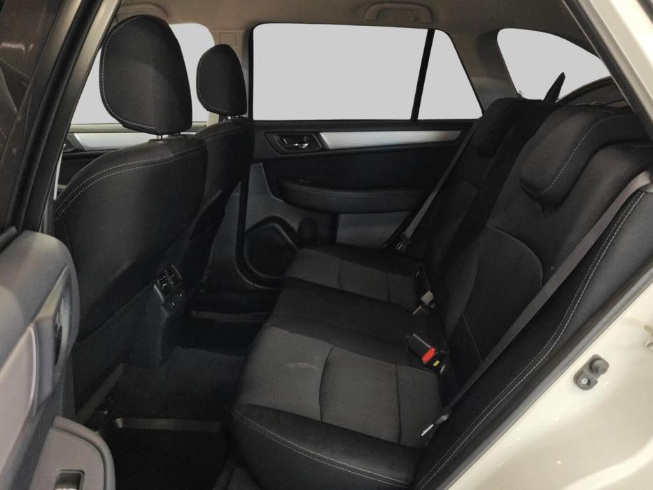 SUBARU Outback 2015