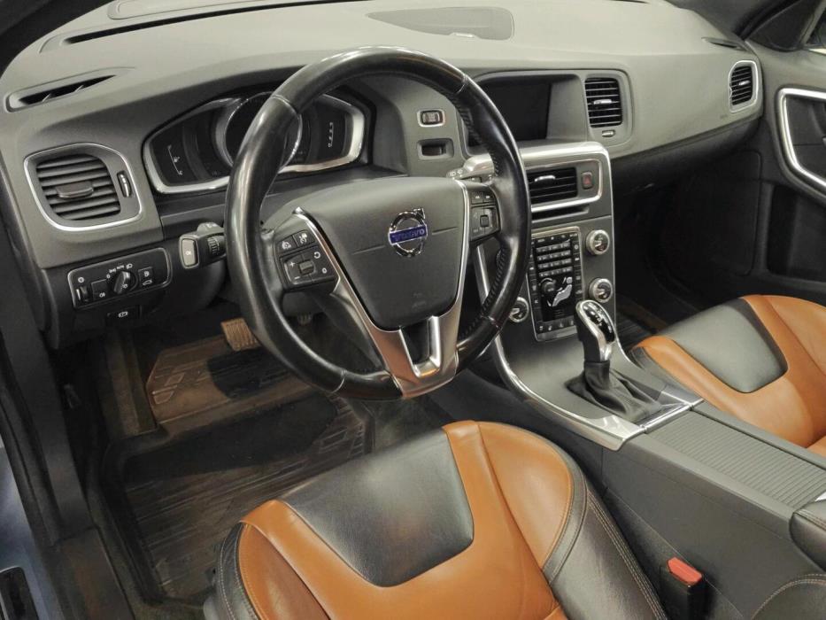 VOLVO V60 Cross Country 2018