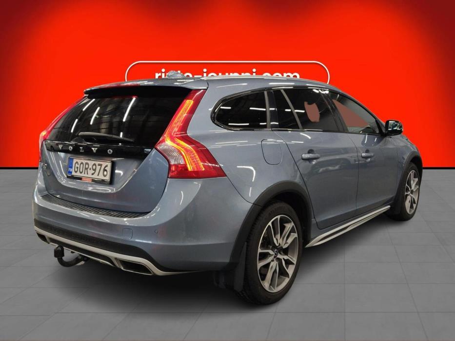 VOLVO V60 Cross Country 2018