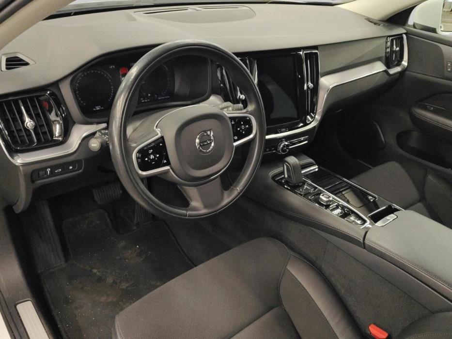 VOLVO V60 2020