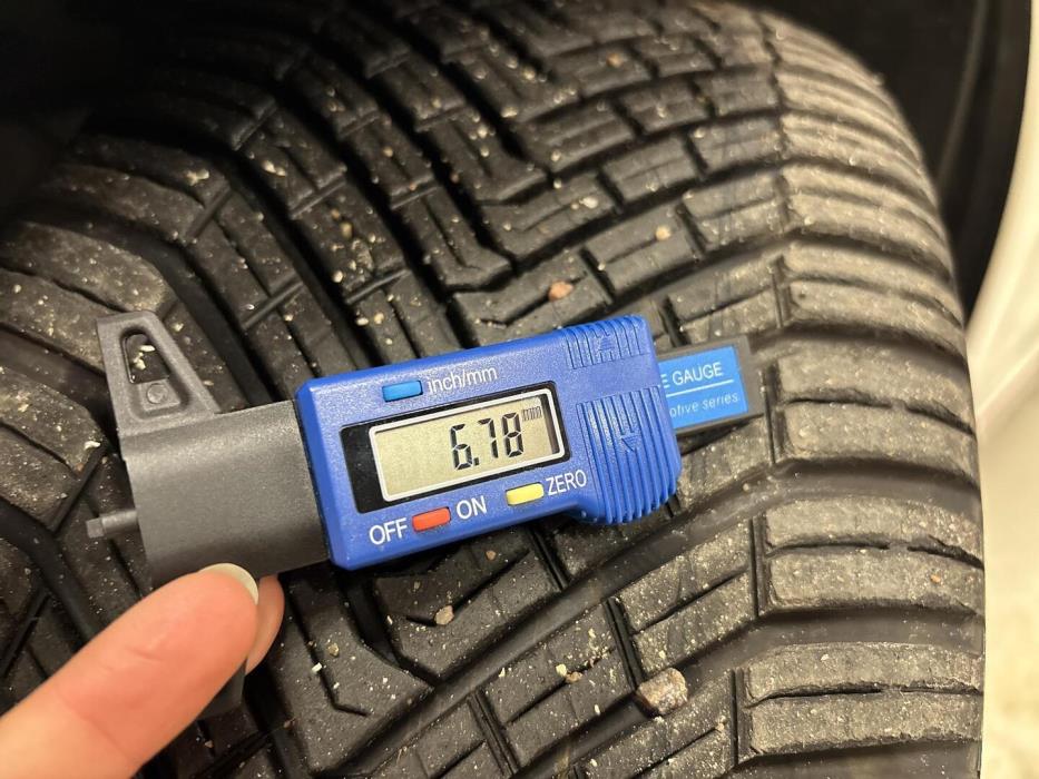 MERCEDES-BENZ EQE 2023