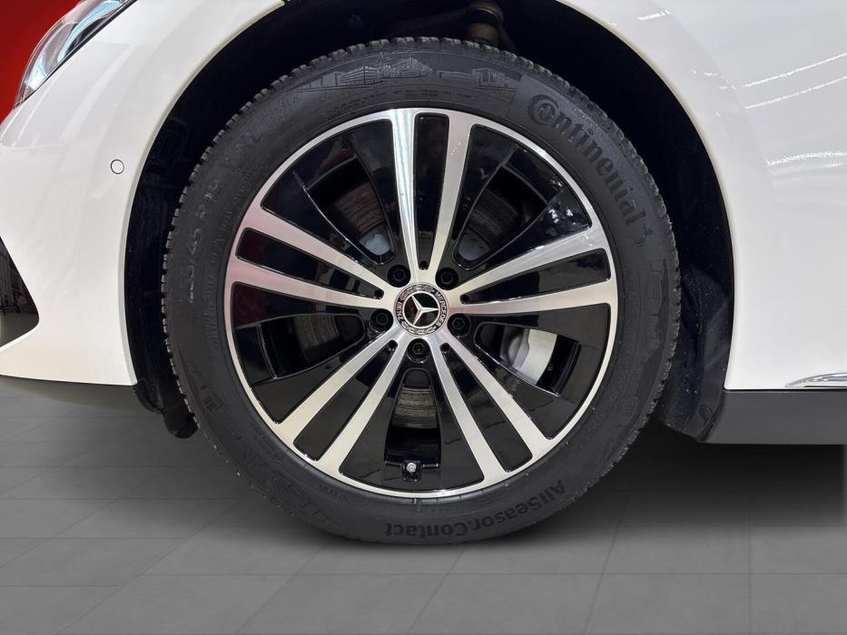 MERCEDES-BENZ EQE 2023