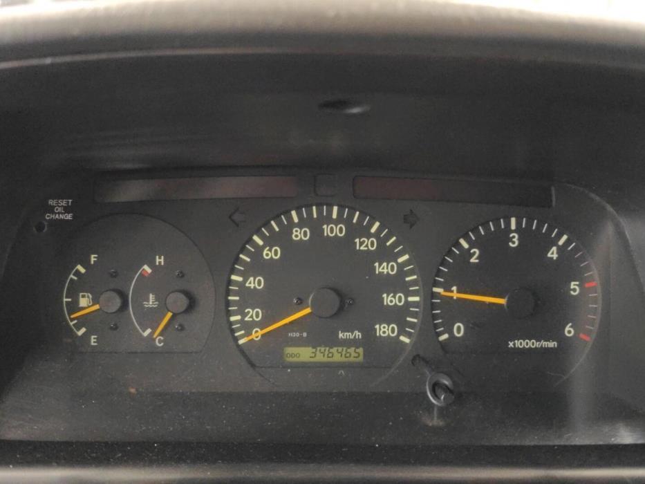 TOYOTA Hiace 2004