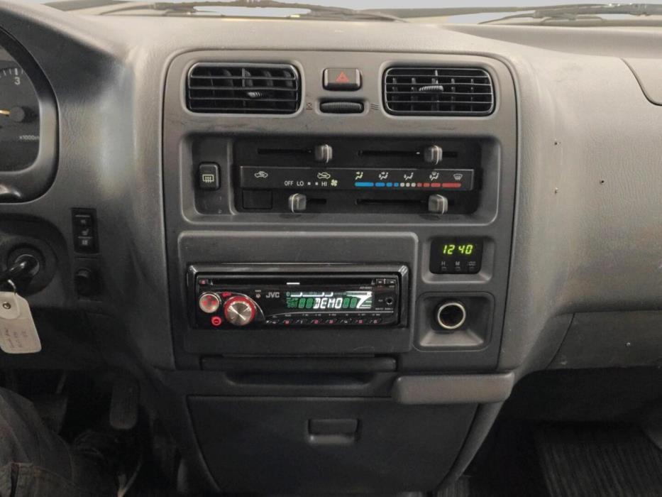 TOYOTA Hiace 2004
