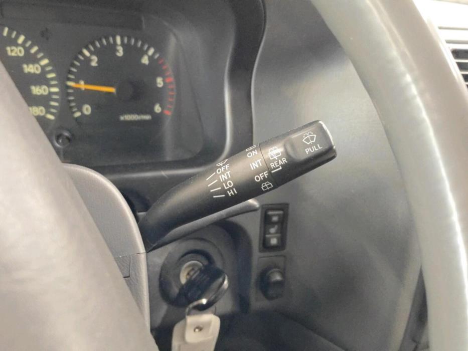 TOYOTA Hiace 2004