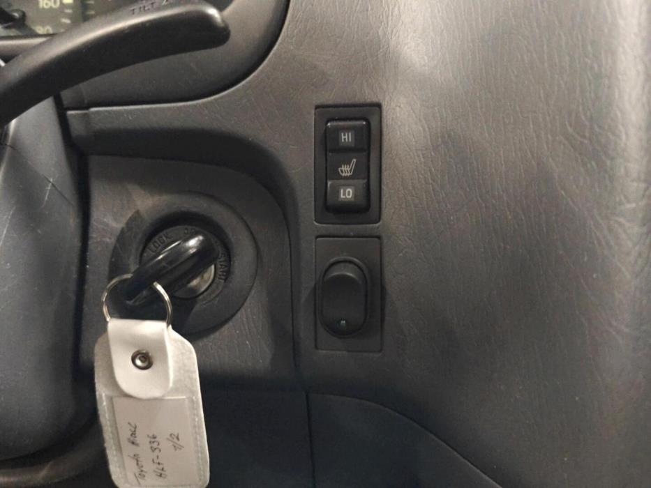 TOYOTA Hiace 2004