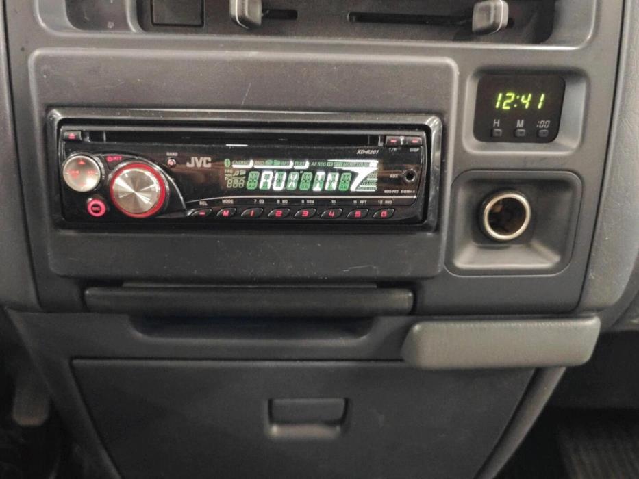 TOYOTA Hiace 2004