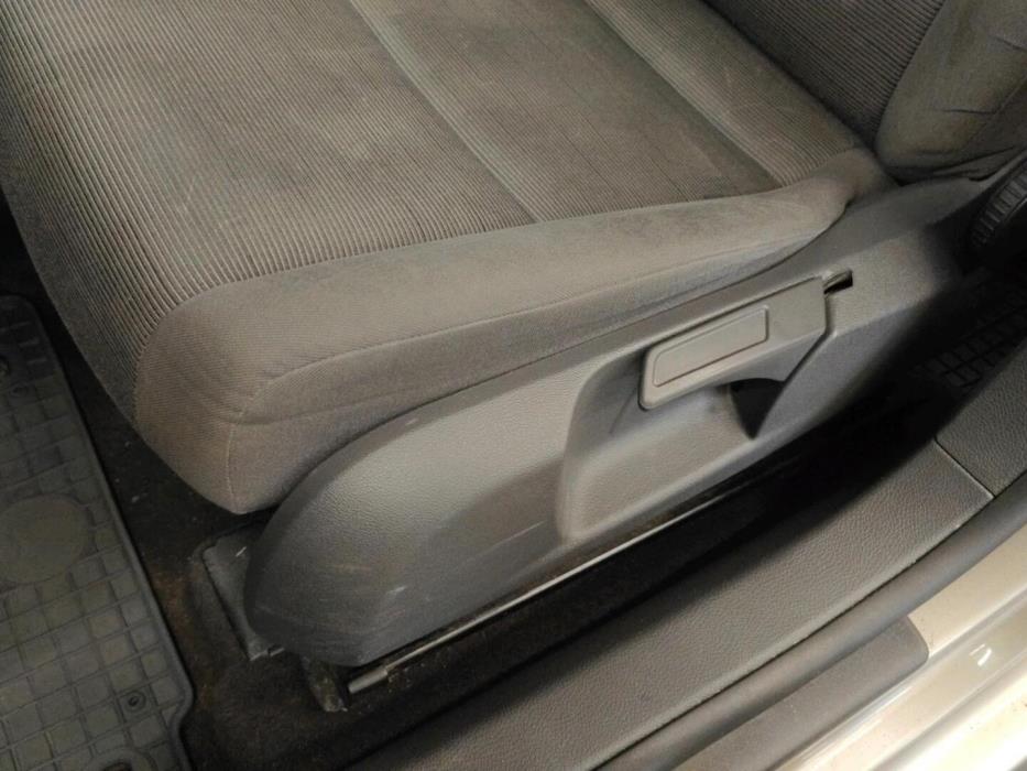 VOLKSWAGEN Golf 2005