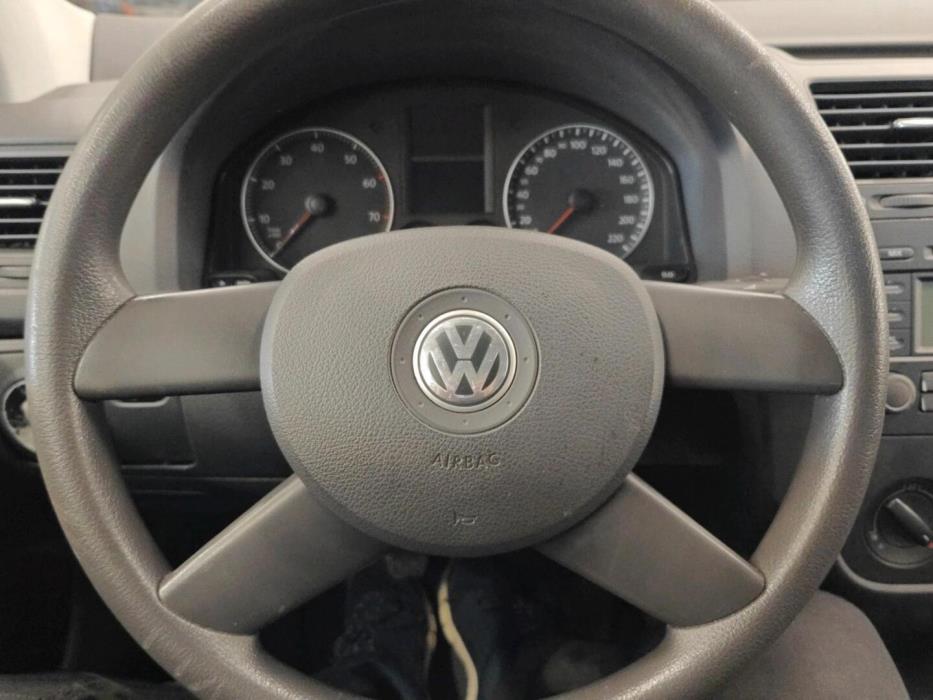 VOLKSWAGEN Golf 2005