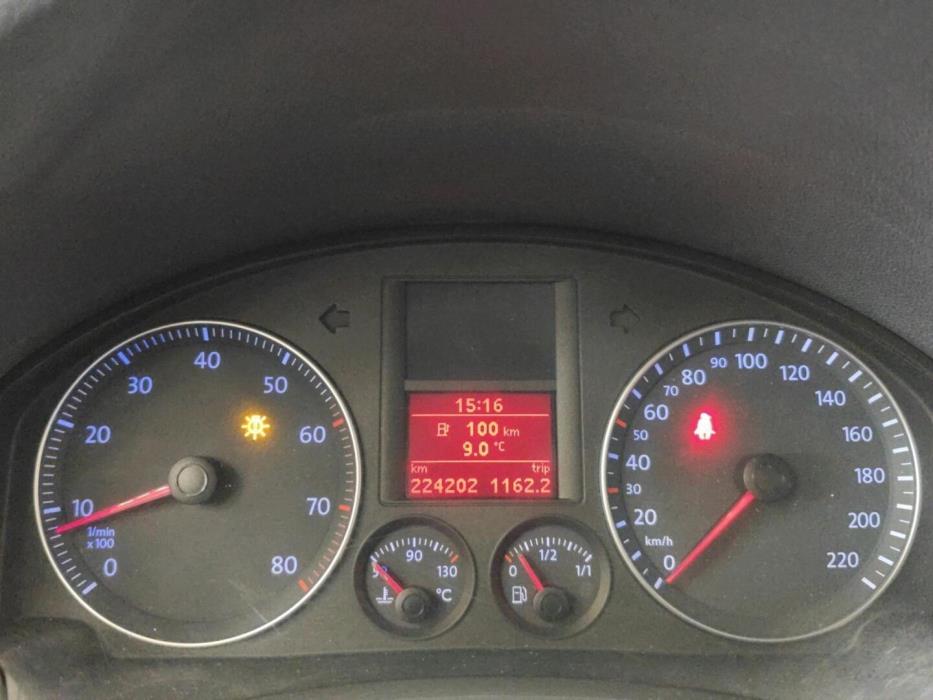 VOLKSWAGEN Golf 2005