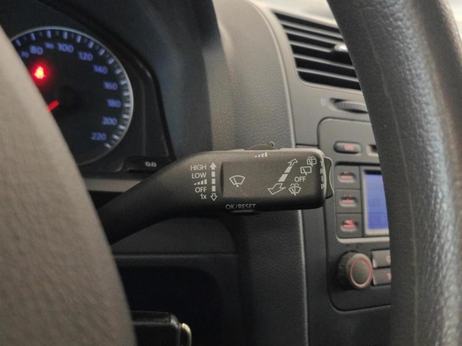 VOLKSWAGEN Golf 2005