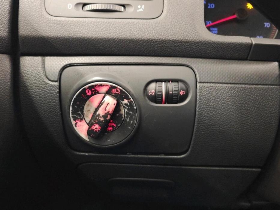 VOLKSWAGEN Golf 2005