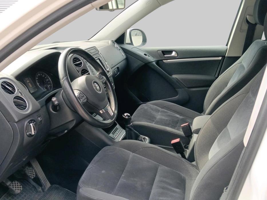 VOLKSWAGEN Tiguan 2012