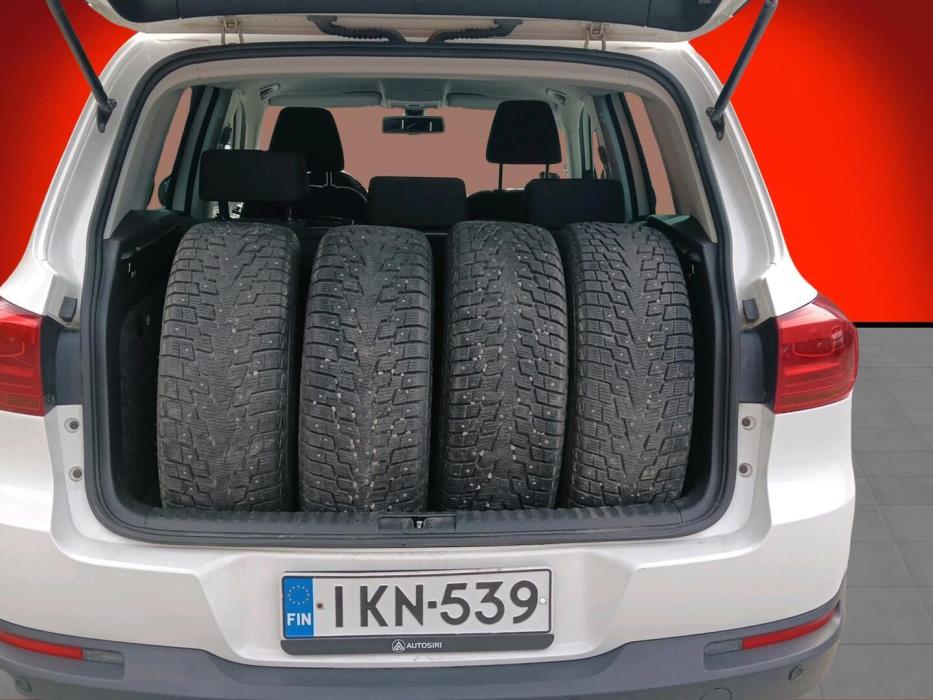VOLKSWAGEN Tiguan 2012