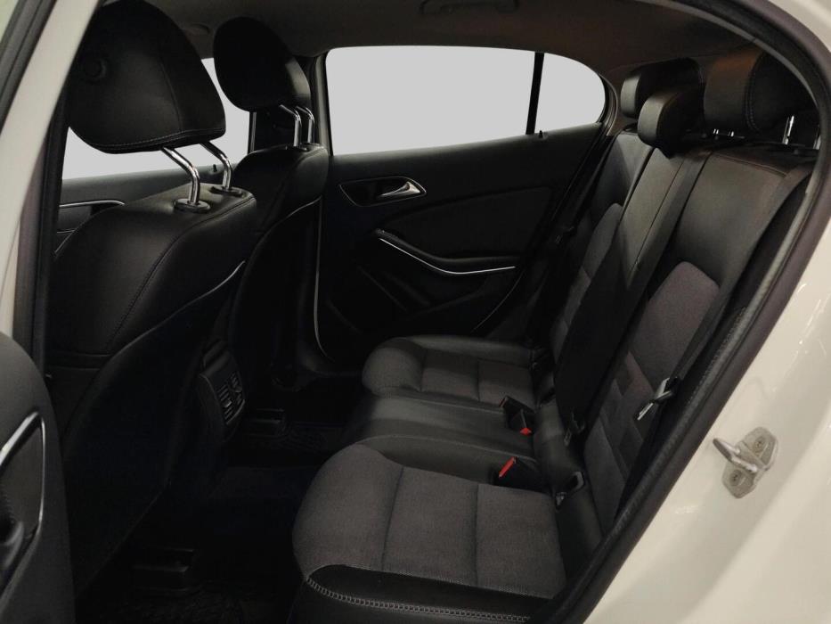 MERCEDES-BENZ GLA 2015