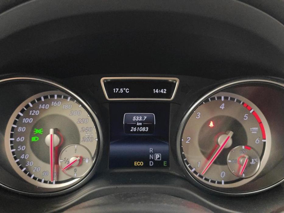 MERCEDES-BENZ GLA 2015