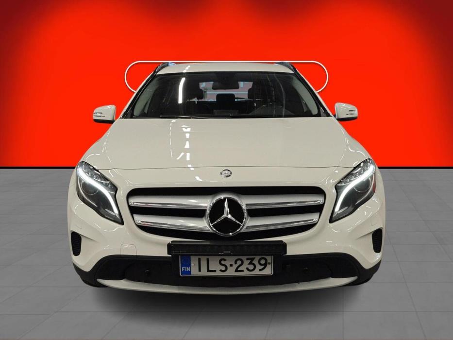 MERCEDES-BENZ GLA 2015