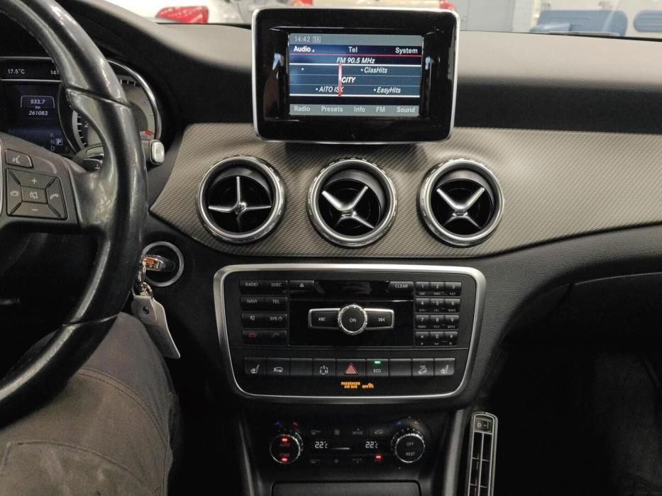 MERCEDES-BENZ GLA 2015