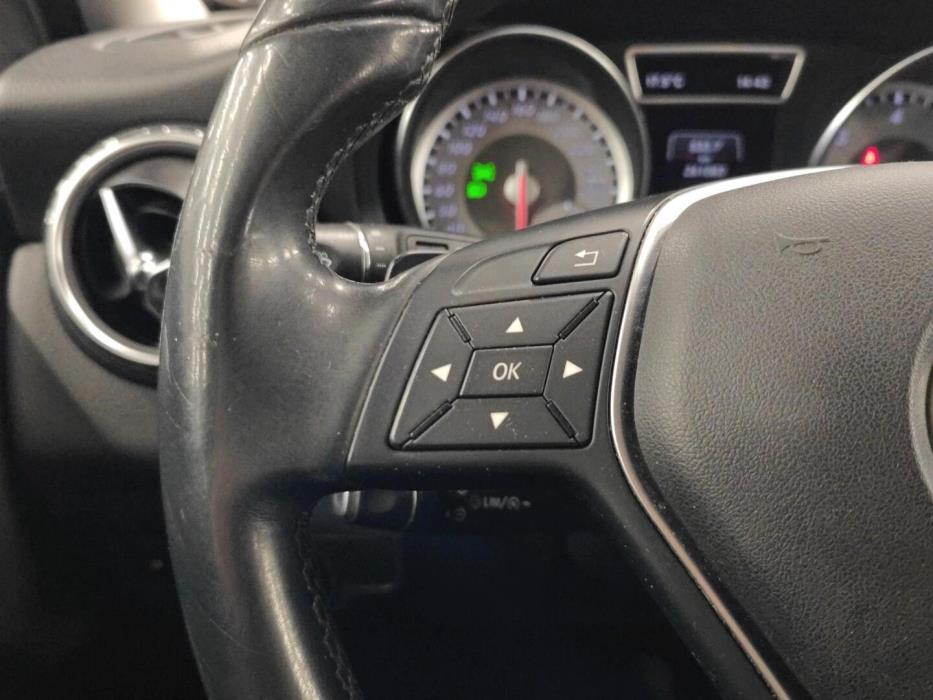 MERCEDES-BENZ GLA 2015