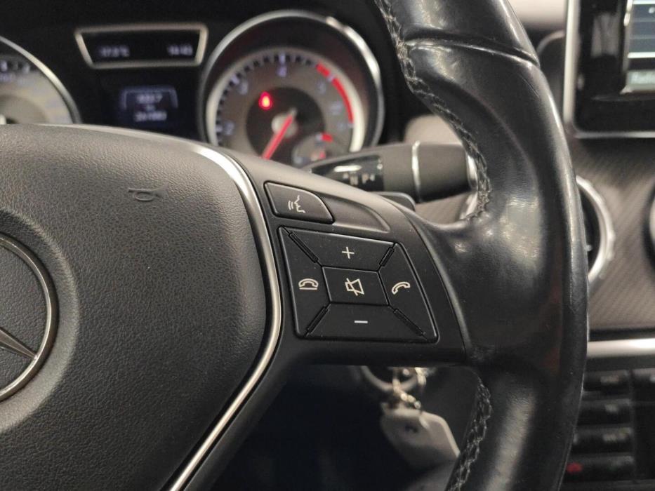 MERCEDES-BENZ GLA 2015