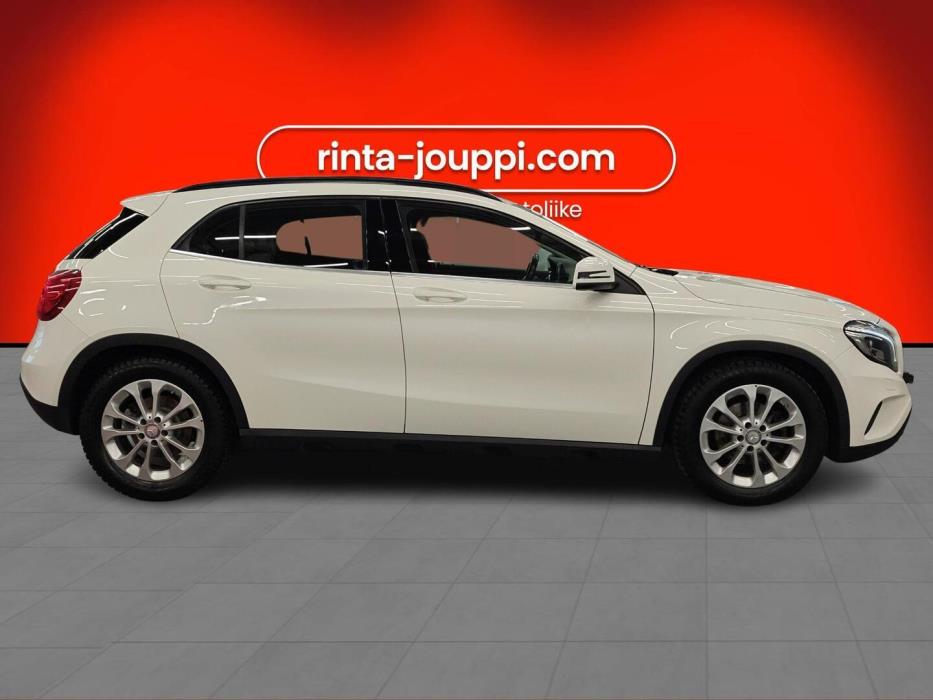 MERCEDES-BENZ GLA 2015