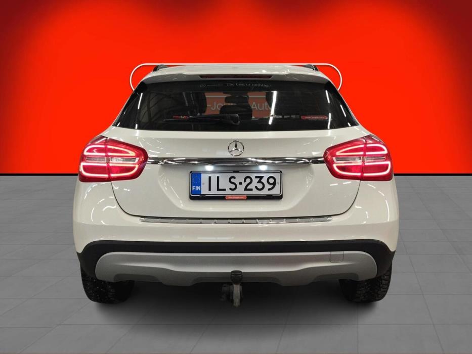 MERCEDES-BENZ GLA 2015