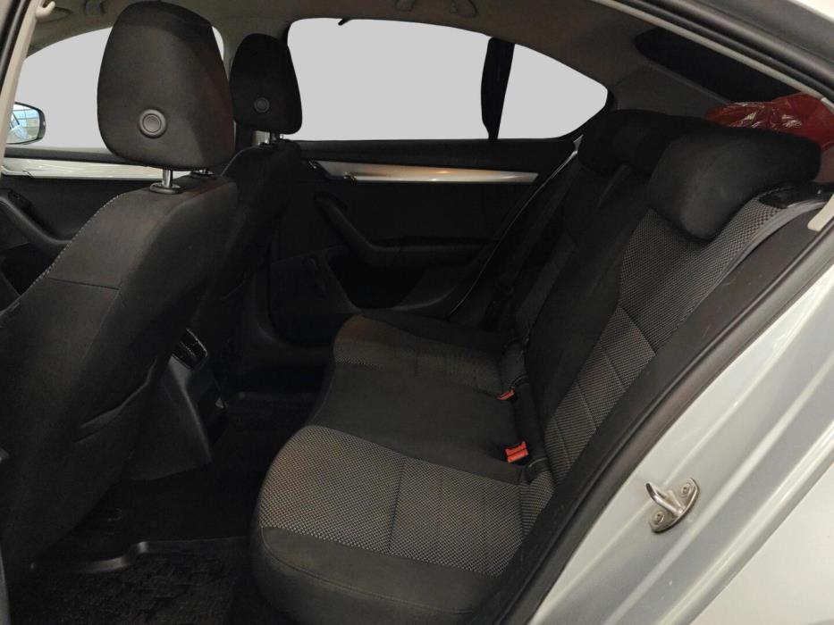 SKODA Octavia 2013
