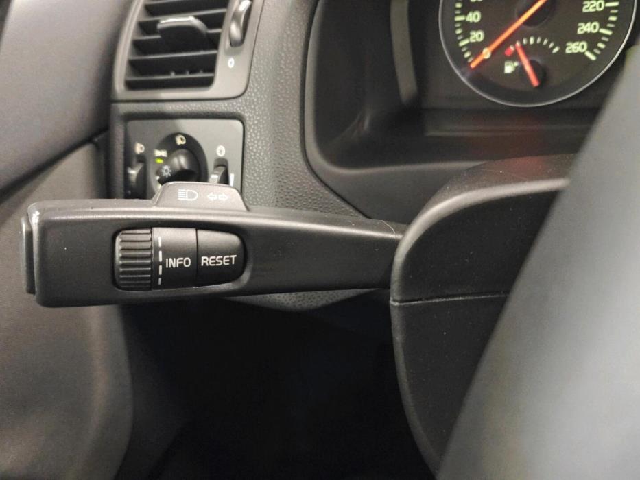 VOLVO V50 2008