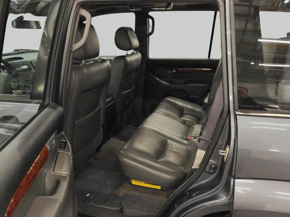 TOYOTA Land Cruiser 2004