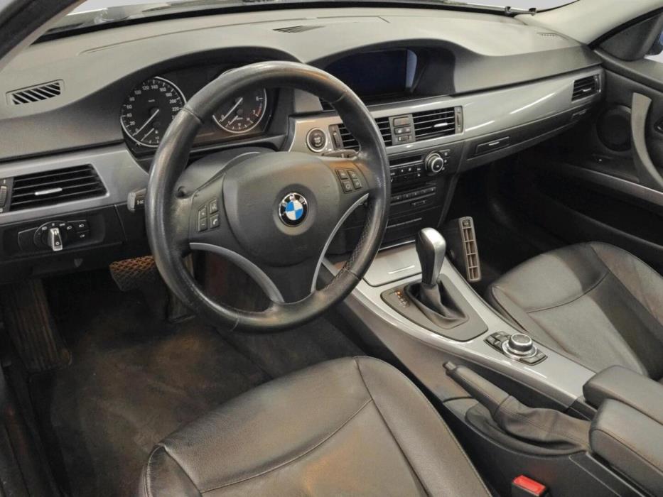 BMW 318 2009