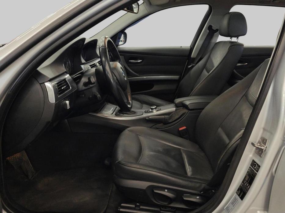 BMW 318 2009