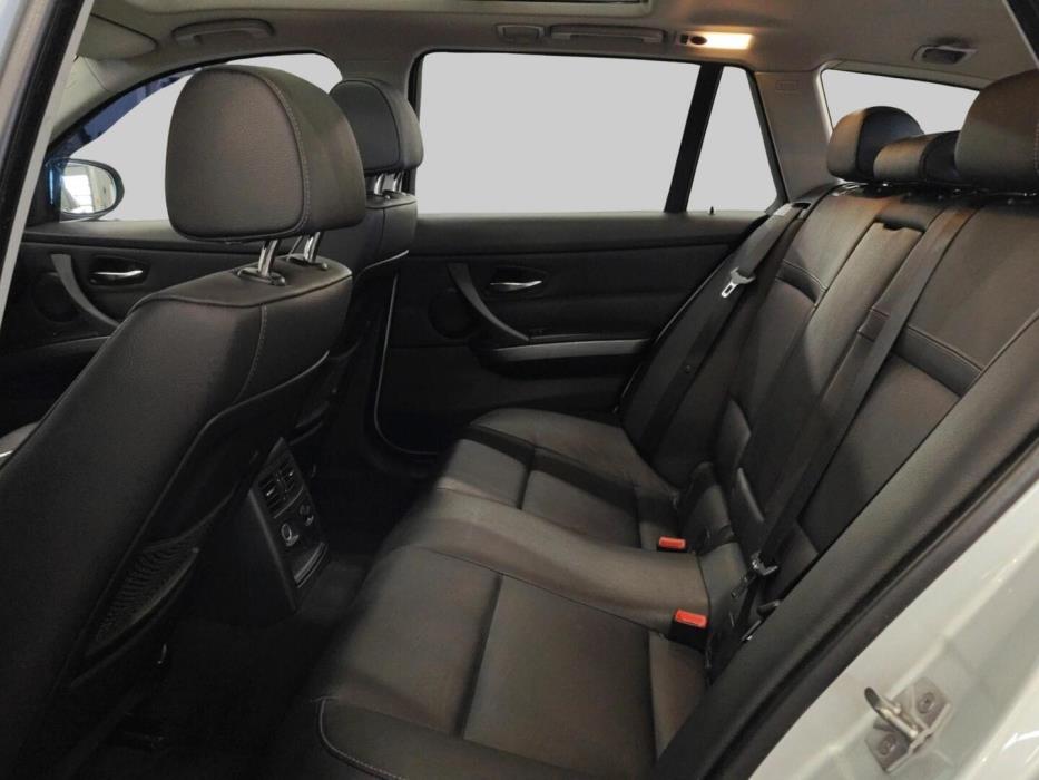 BMW 318 2009