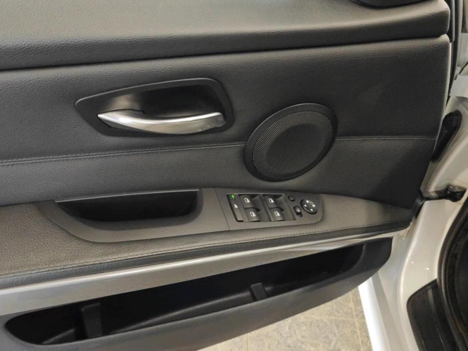 BMW 318 2009