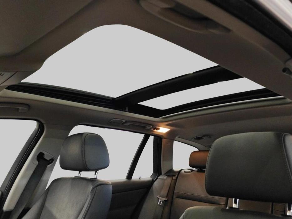 BMW 318 2009