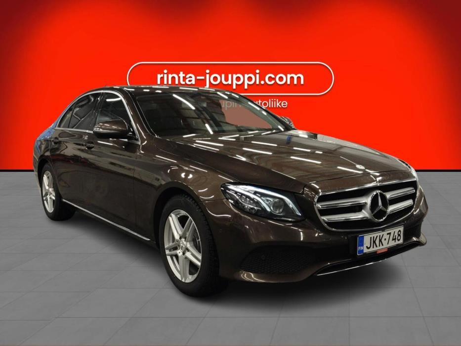 MERCEDES-BENZ E 2016