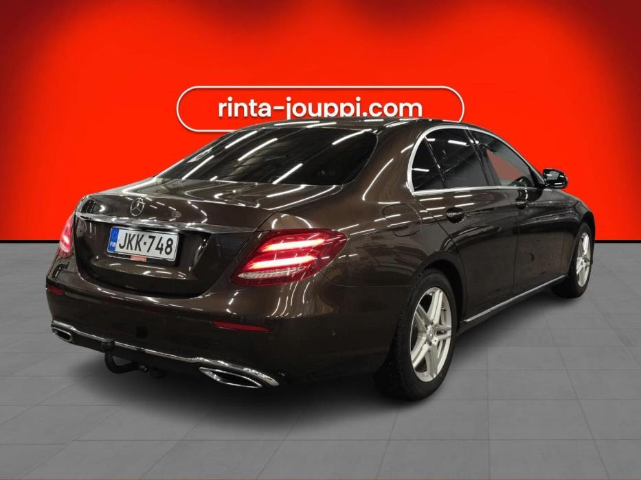 MERCEDES-BENZ E 2016