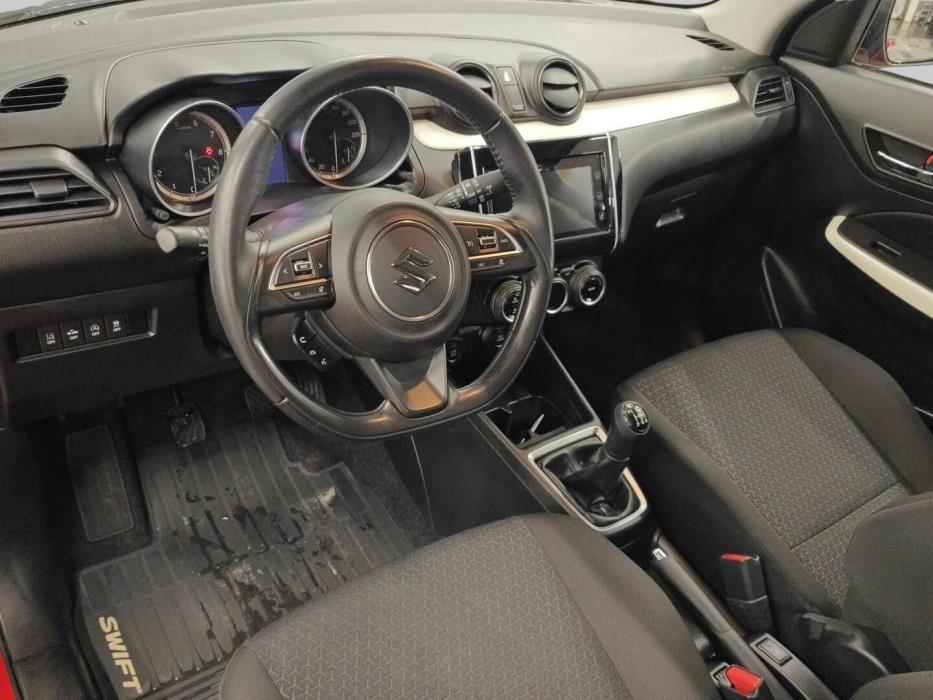 SUZUKI Swift 2018