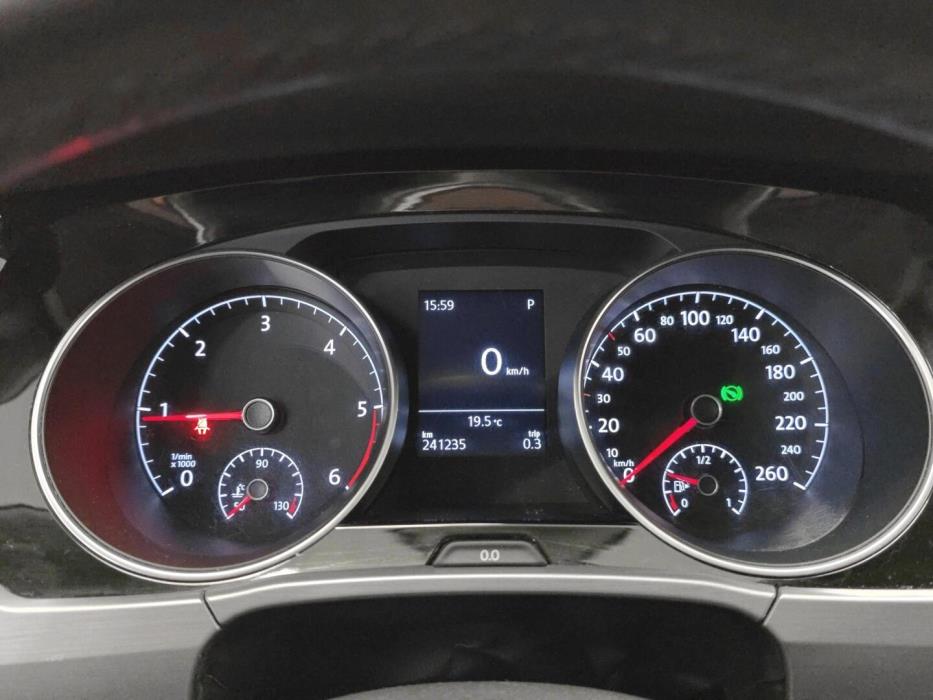 VOLKSWAGEN Touran 2021