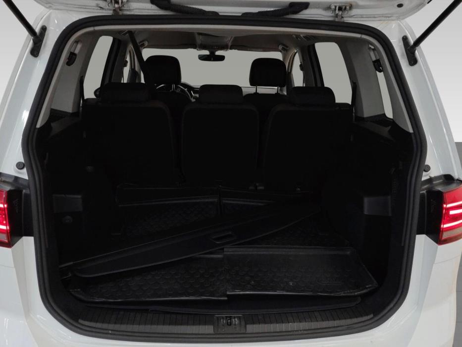 VOLKSWAGEN Touran 2021