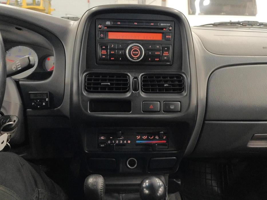 NISSAN NP300 2009