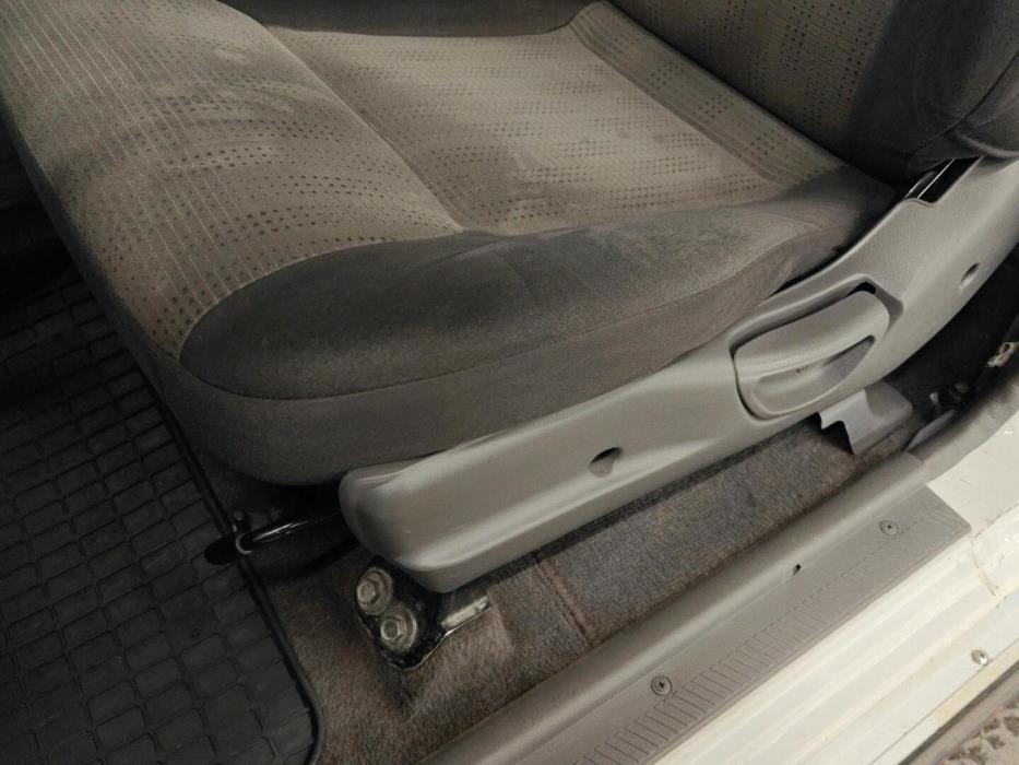 NISSAN NP300 2009