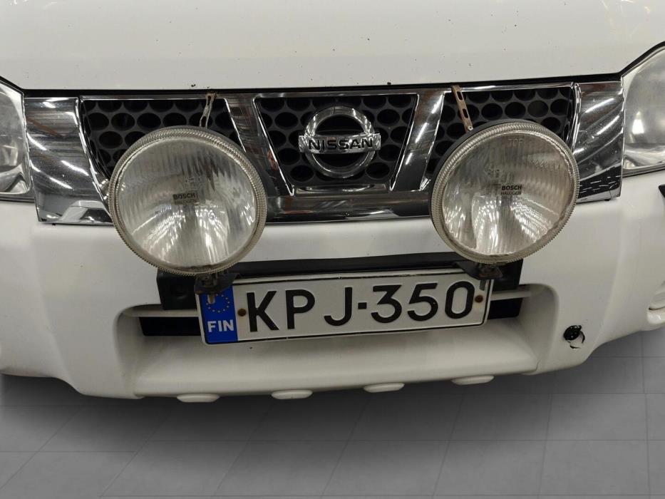 NISSAN NP300 2009
