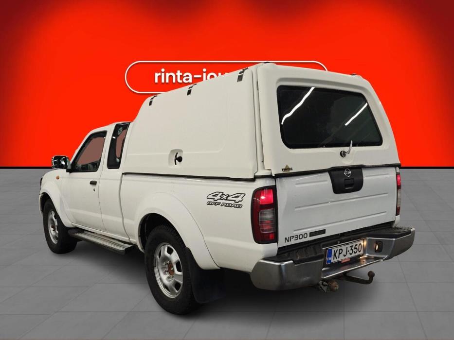 NISSAN NP300 2009
