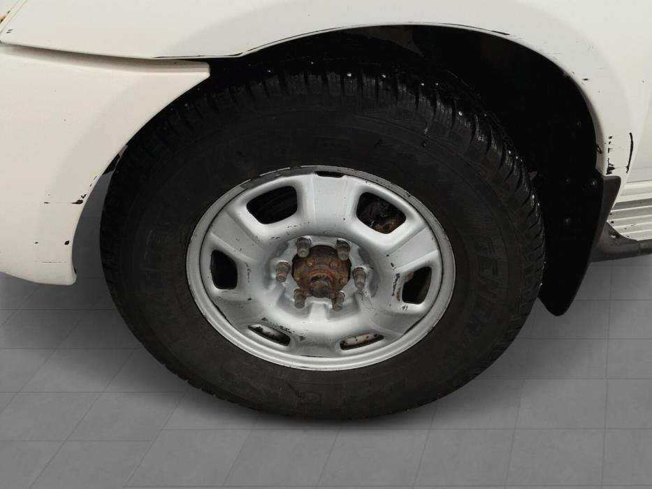NISSAN NP300 2009