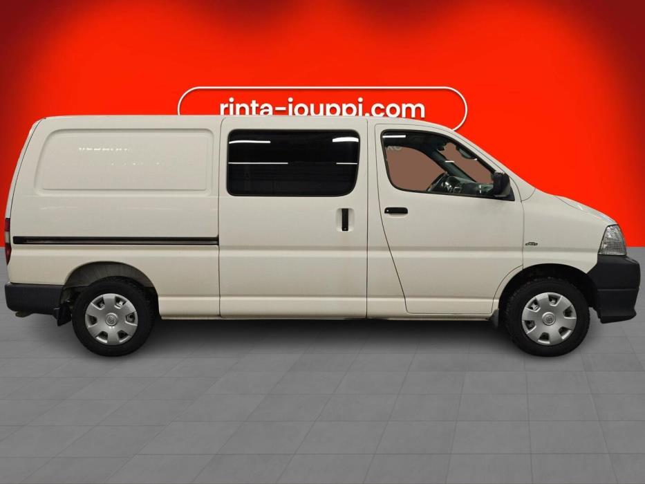 TOYOTA Hiace 2010
